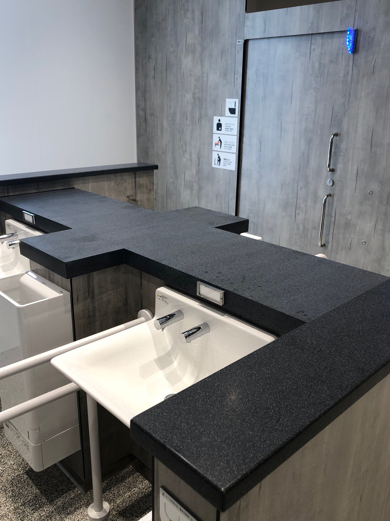 人工大理石のオーダーキッチン・洗面カウンター｜加藤厨房化学工業所