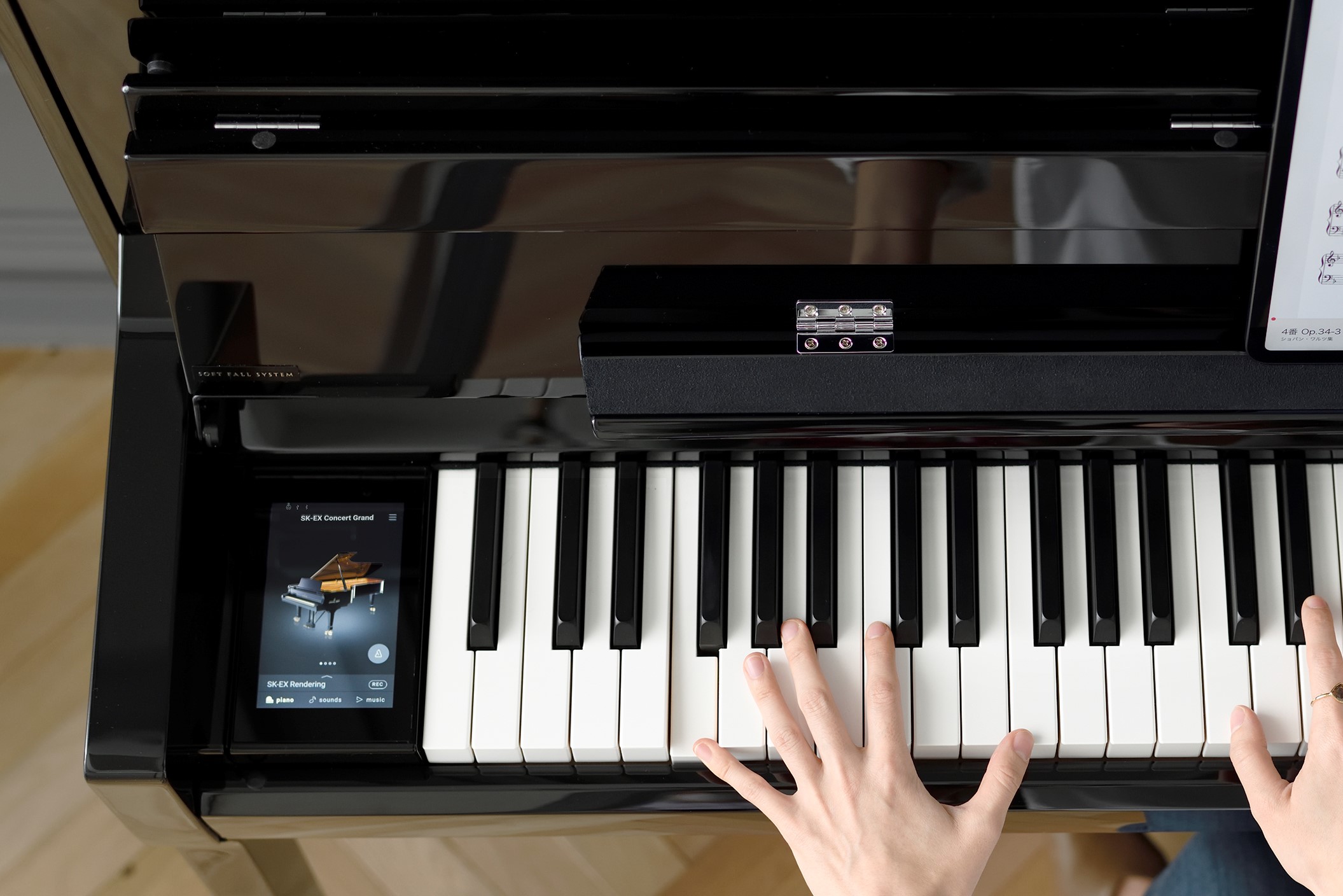 アコースティックピアノアクション搭載の ハイブリッドピアノNOVUS