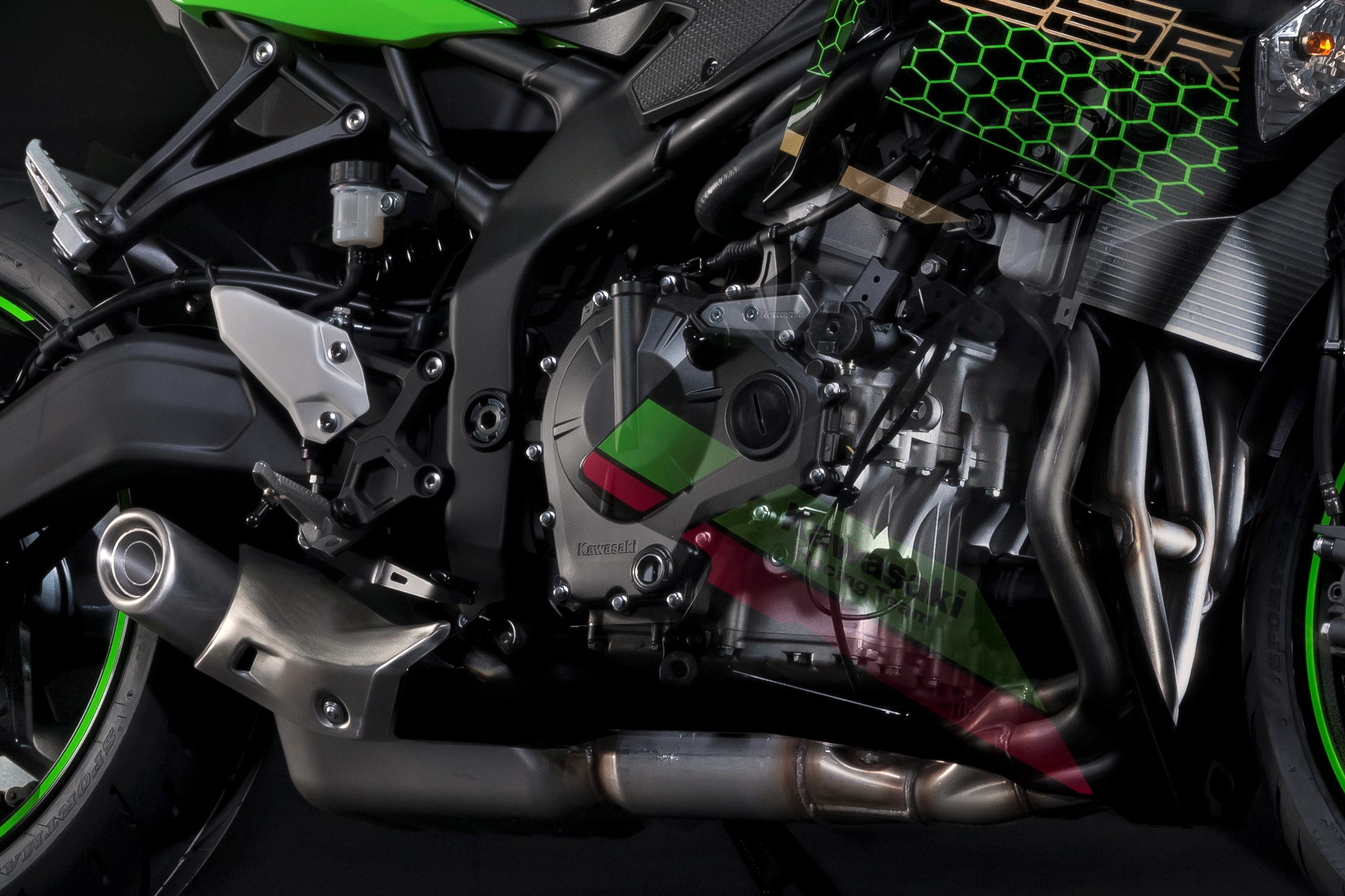 開発者に聞いた! 新型250cc・4気筒モデル「Ninja ZX-25R」の特性とは