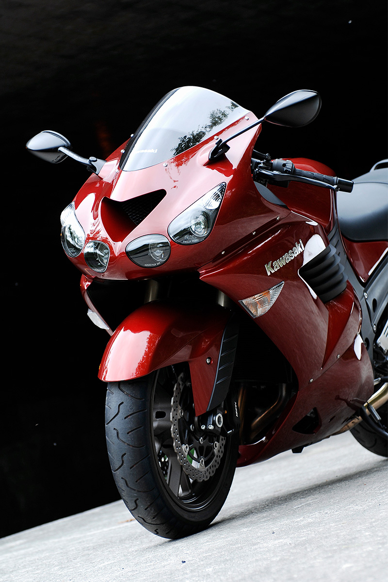 どう猛で知的な最強戦士／ZZR1400(2008) | 試乗・車両解説 | カワサキ