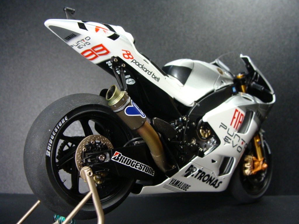 Fiat YAMAHA YZR-M1'09 Estoril edition