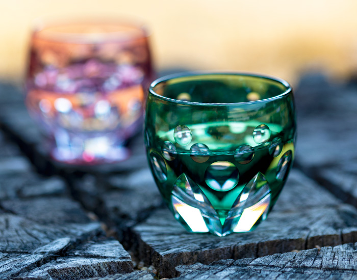 江戸切子 伝統工芸士・鍋谷聰 作 冷酒杯＜水仙＞ | カガミクリスタル