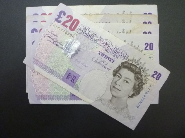 銀行で断られた旧紙幣もご相談下さい。宅配買取依頼急増中。イギリス