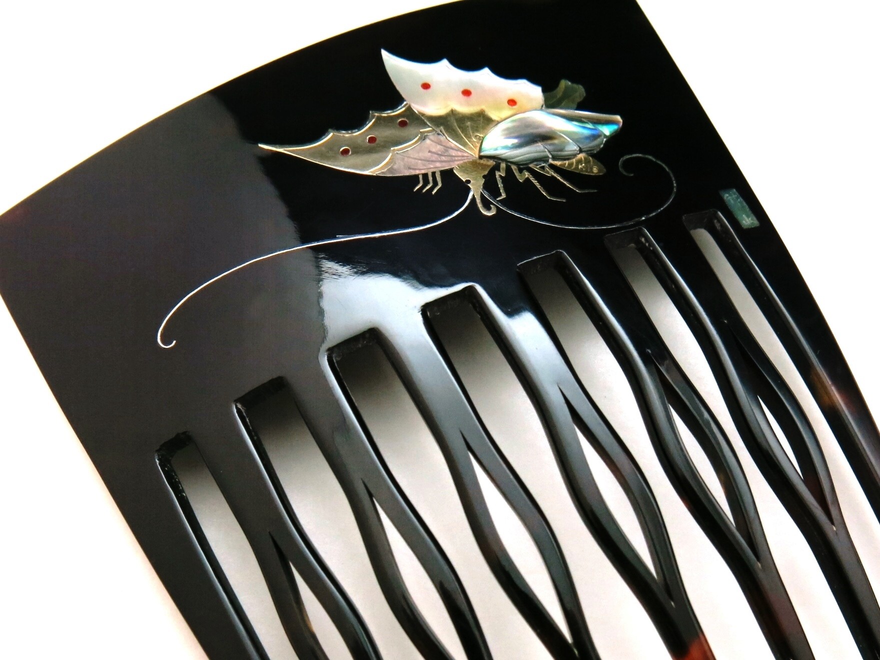 芝山象嵌の黒べっ甲蝶櫛｜失われた伝統工芸、芝山の貴重な逸品