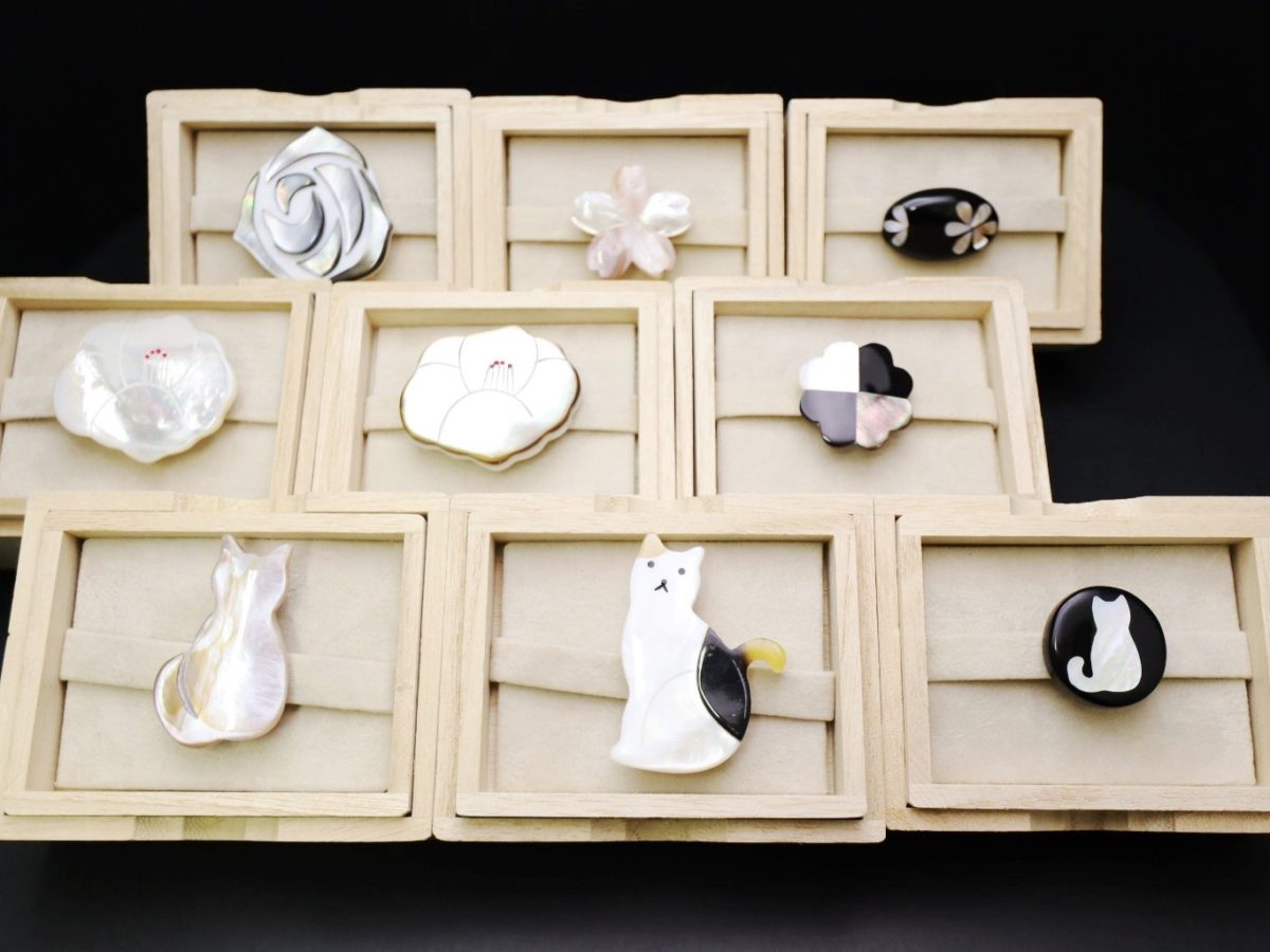 帯留2024①9種｜薔薇、桜、椿、猫｜螺鈿や水牛角など天然素材を使用