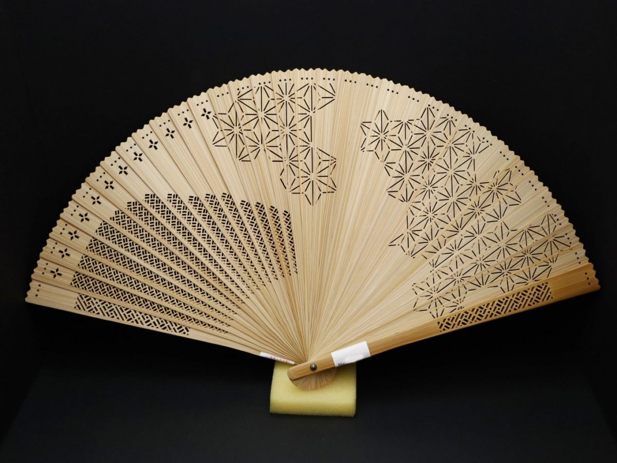 総竹扇子｜婦人用総竹透かし彫り扇子4種｜薔薇、麻の葉｜洋装にもお