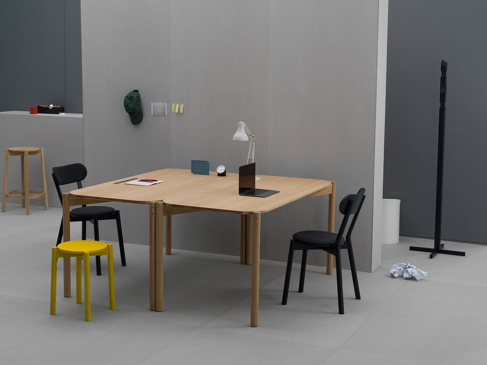 Castor Barstool Low ‒ KARIMOKU NEW STANDARD (KNS)