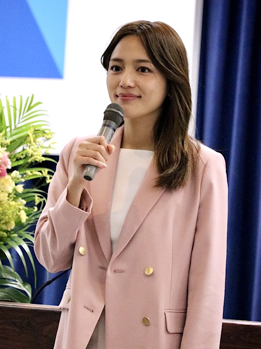 レポート】川口春奈『日本製鉄株式会社』入社式 | News&Topics | 研音