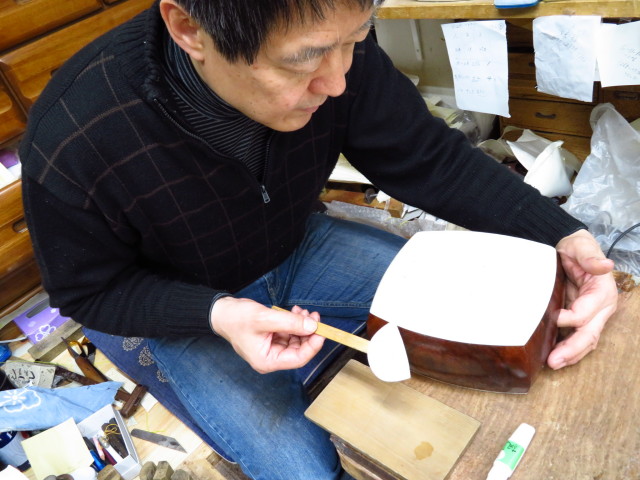 三味線・お琴の老舗 菊岡 中むら】三味線修理 皮の張り替え 津軽三味線