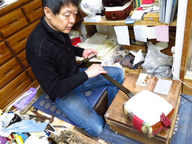 三味線・お琴の老舗 菊岡 中むら】三味線修理 皮の張り替え 津軽三味線