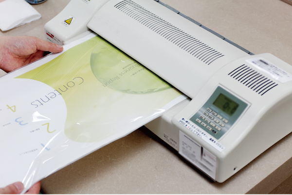 セルフラミネート（パウチ）加工 - コピー・プリント・ポスター・名刺