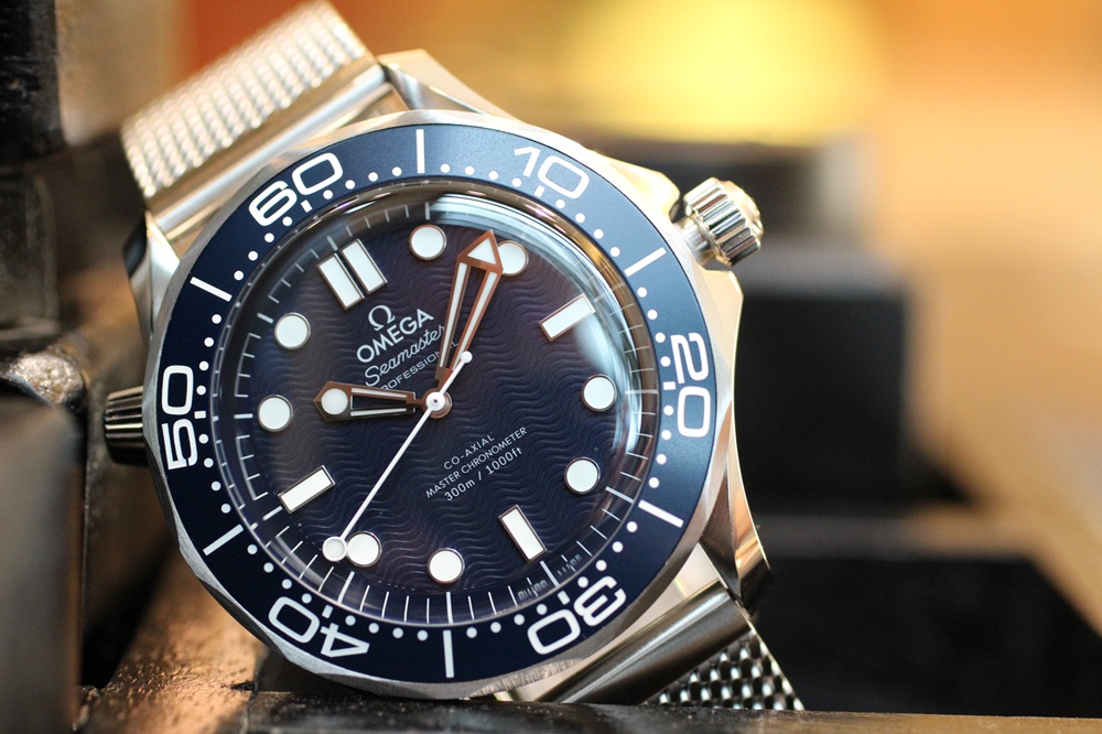 オメガ】シーマスターの評価は？ダイバー300Mレビュー_特徴や重さ厚み