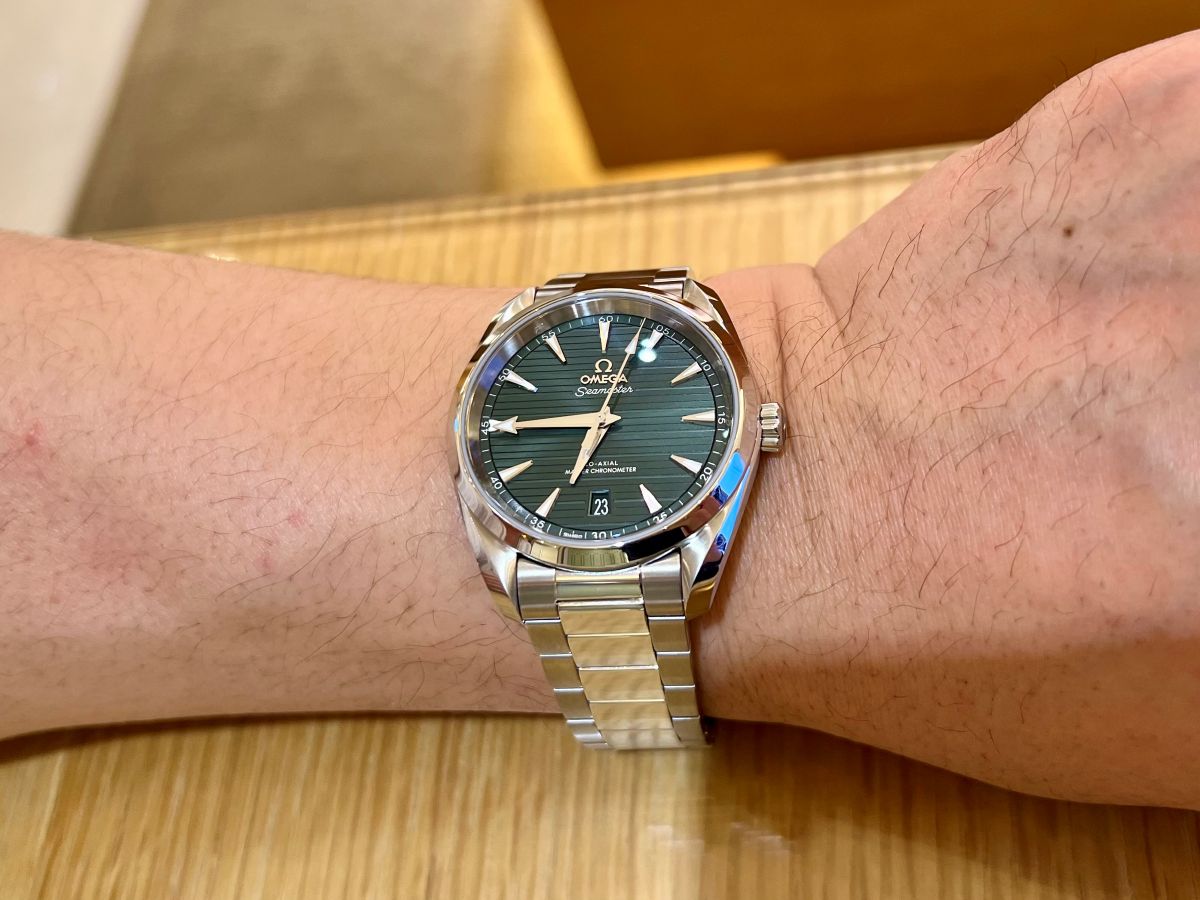 オメガ】エレガントなグリーンダイアルが大人の余裕を感じさせます_