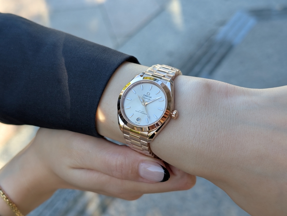 オメガ】これぞレディースウォッチの極み！！最上級金無垢モデルを手に
