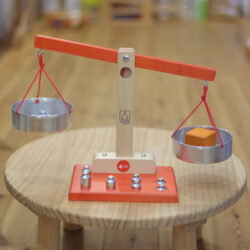 アルビスブラン はかり：分銅がついた天秤はかり | krtek select toys