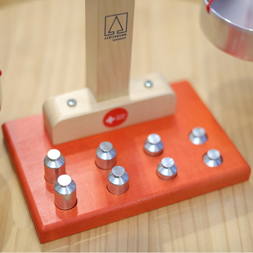 アルビスブラン はかり：分銅がついた天秤はかり | krtek select toys