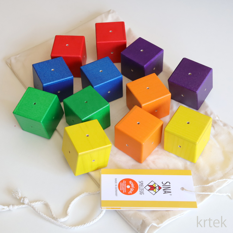 SINA ジーナ社 ベビーキューブ：赤ちゃんに遊んでほしい音が鳴る積木