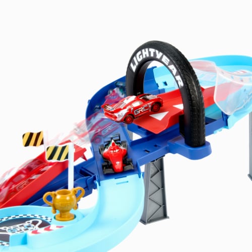 Mattel® Disney and Pixar Cars Global Racers Cup GRC Jumping
