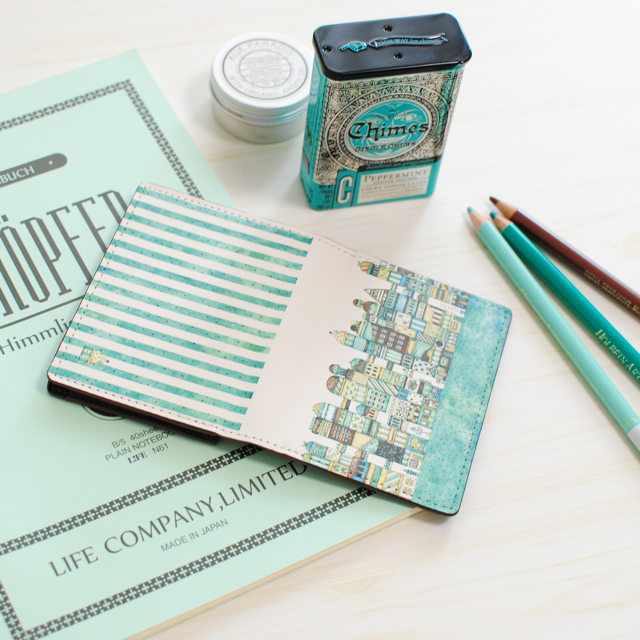 カードケース「チョコミントの街」 | 空想街雑貨店Official site