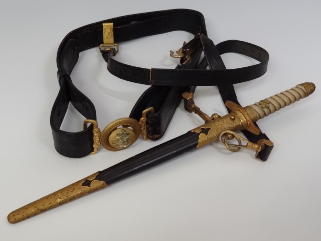 日本帝国海軍士官 剣帯ベルト付きの短剣をお譲りいただきました｜くま