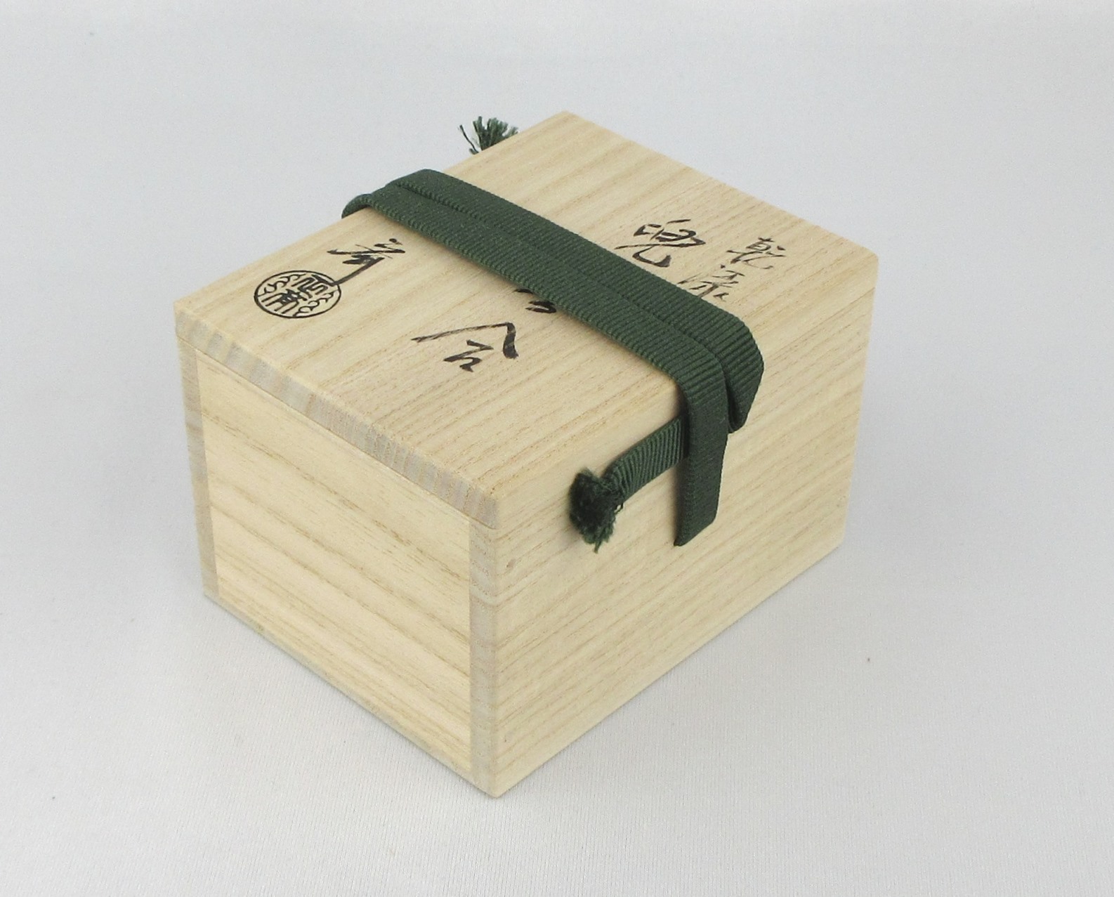 栗山園オンライン通販部 / 新品 乾漆兜香合 中川正斉