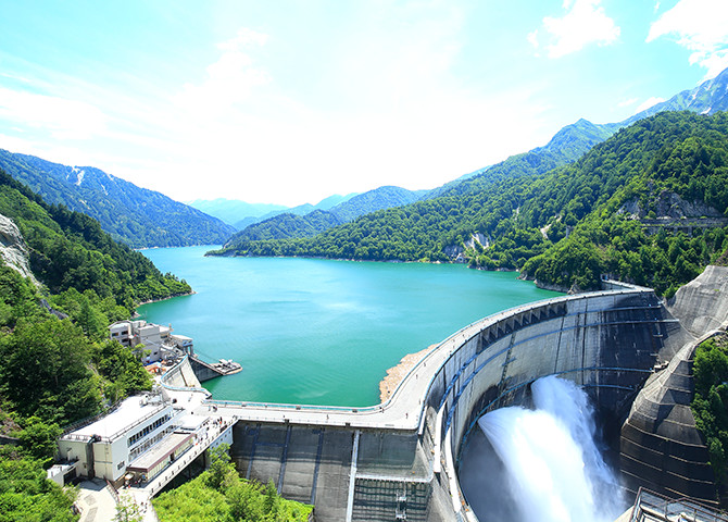 ダム展望台｜黒部ダムを見る・楽しむ｜観光情報｜黒部ダムオフィシャル