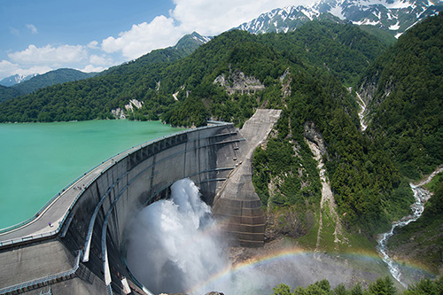 ダム展望台｜黒部ダムを見る・楽しむ｜観光情報｜黒部ダムオフィシャル