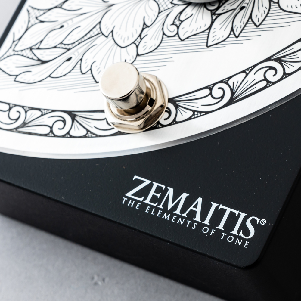 全世界100個限定！ゼマイティス・ギターの彫金デザインを投入、より