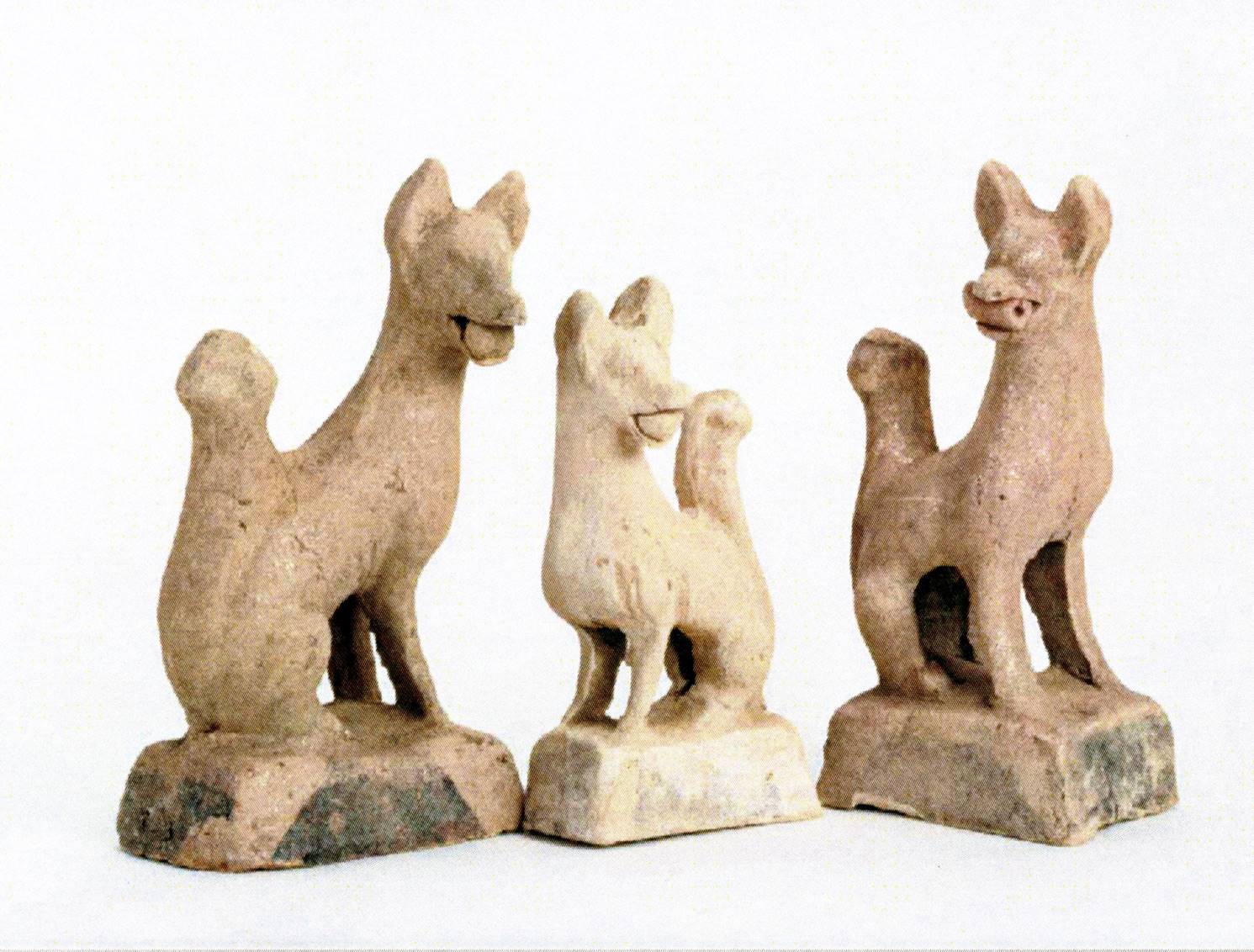 公益財団法人 京都市埋蔵文化財研究所 » 企画陳列「狐の土人形」