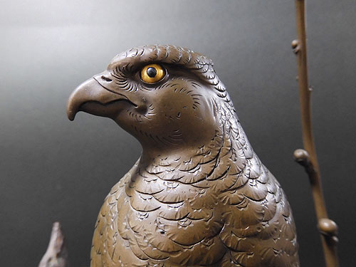 金工作品 山川孝次梅に鷹 置物 ＜在銘・箱付＞ 販売 | 【骨董品買取