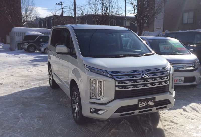 北19条店に新型デリカD:5ウォームホワイトパールがキターーーーーーー