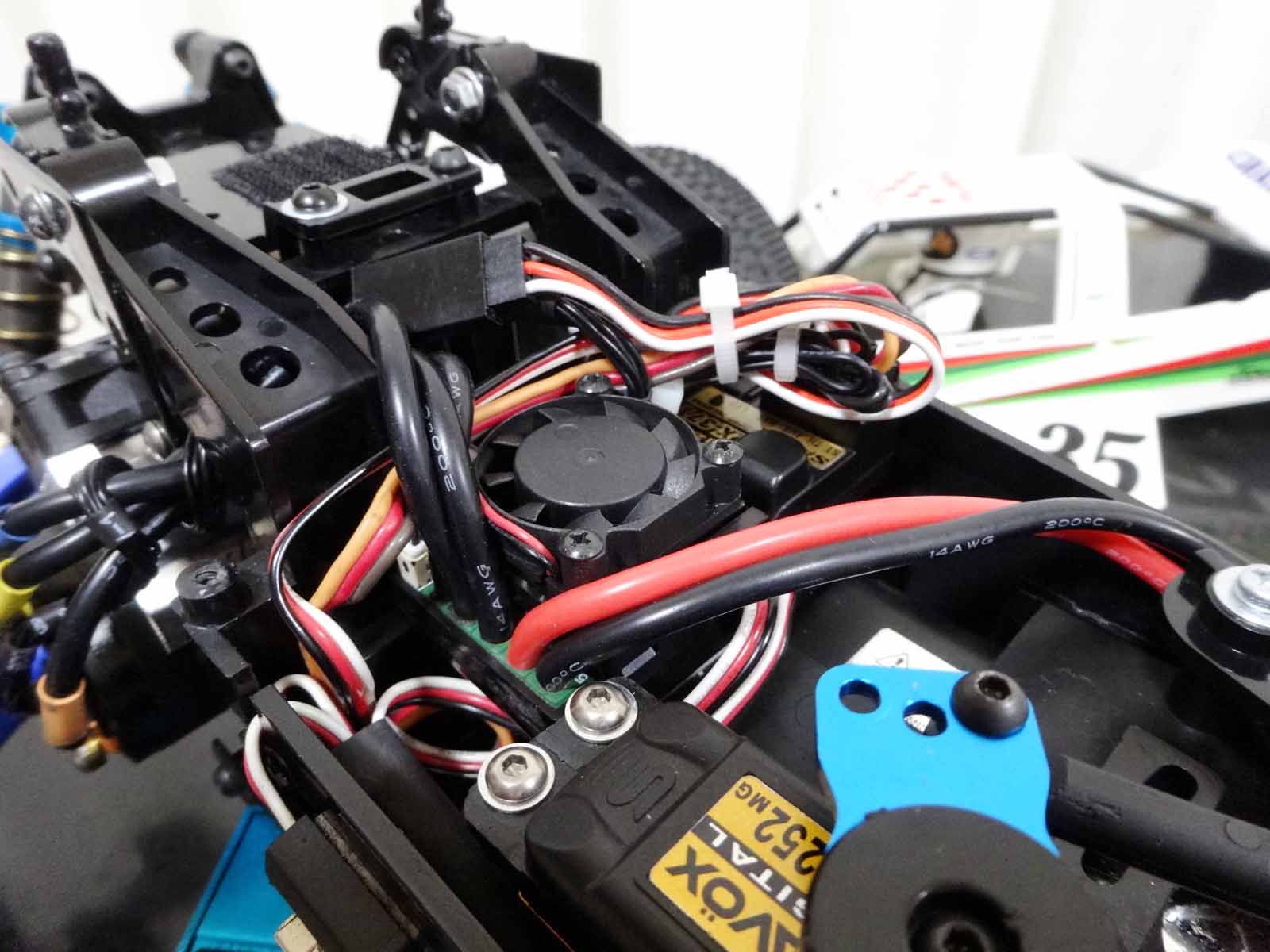 四独グラスホッパーにブラシレスモーターを搭載！