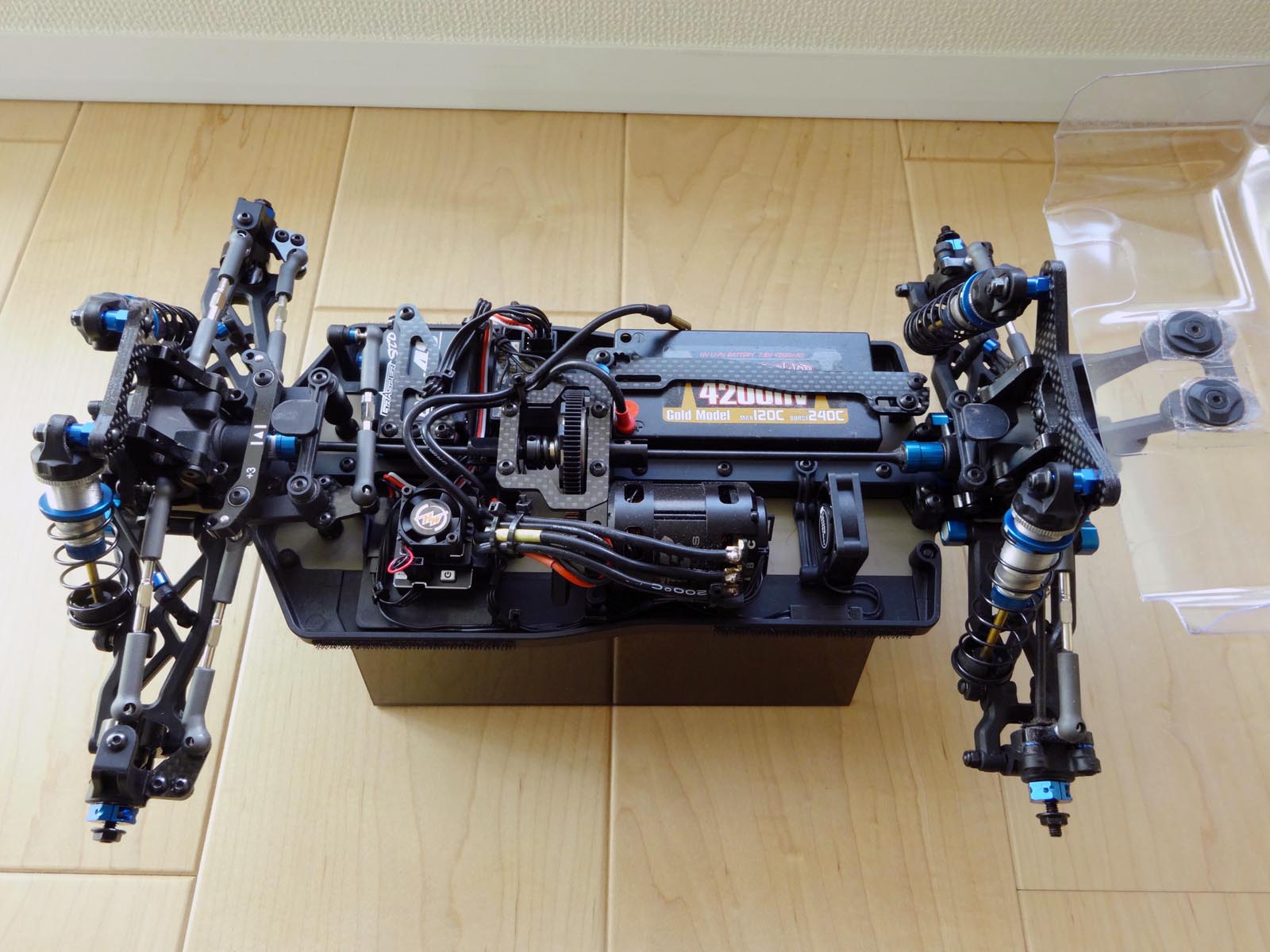 アソシB74.1をスパイクオフロードサーキットでシェイクダウン