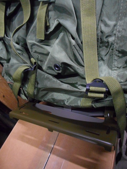 米軍アリスパック フルセット新品 棚板、カーゴストラップ付 ハテナ堂