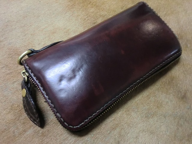 約2年間使用したバーガンディコードバンラウンドジップ長財布 | 革工房