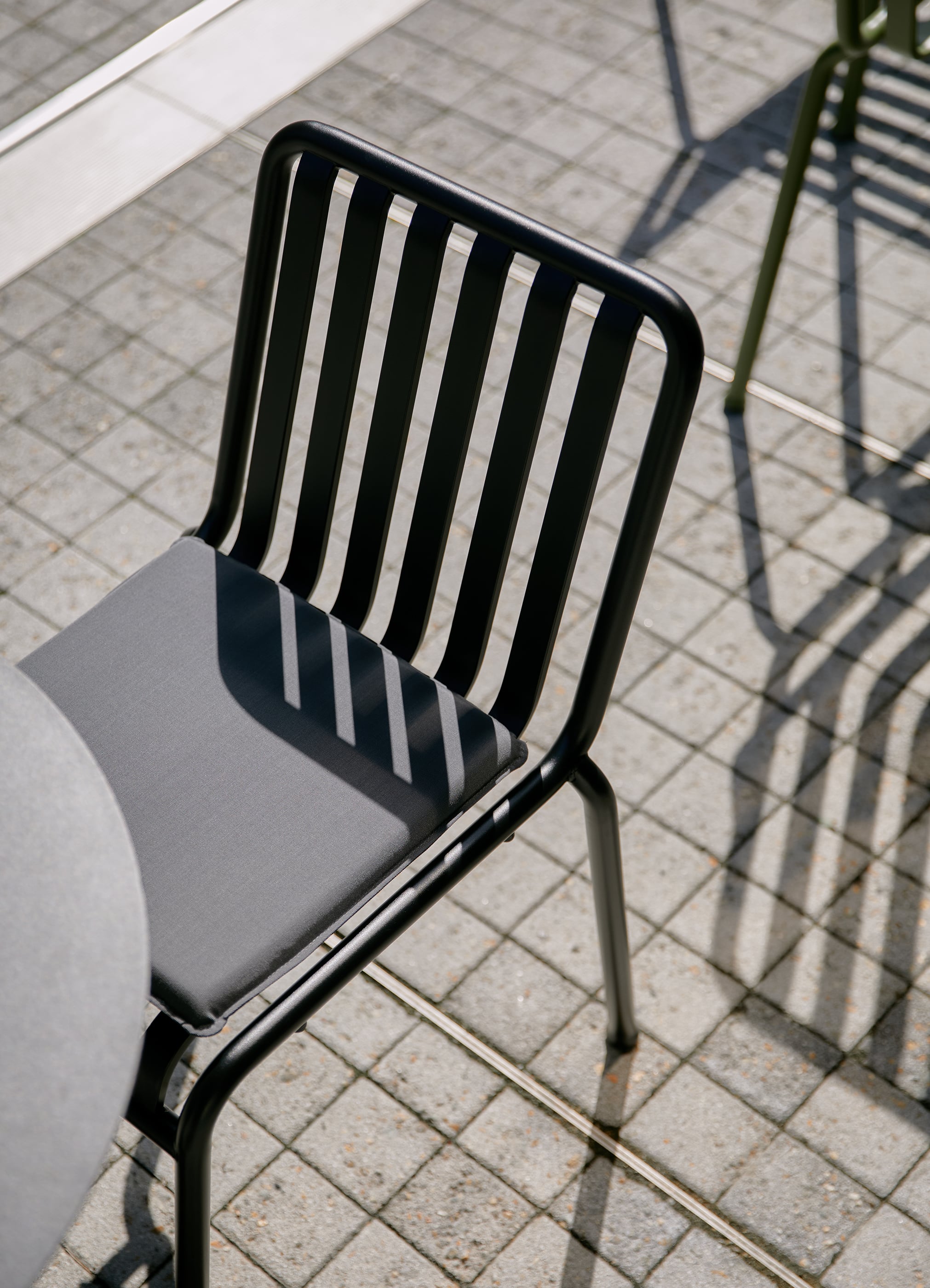 PALISSADE CHAIR - チェア | 【公式】HAYオンラインストア