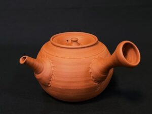 店頭買取にて山田絵夢(四代山田常山)の朱泥急須を買取いたしました