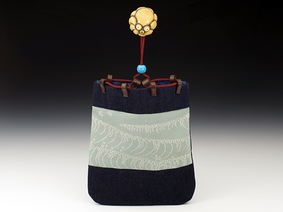 巾着：波／根付「たこ」銘：一景／緒締：蜻蛉玉