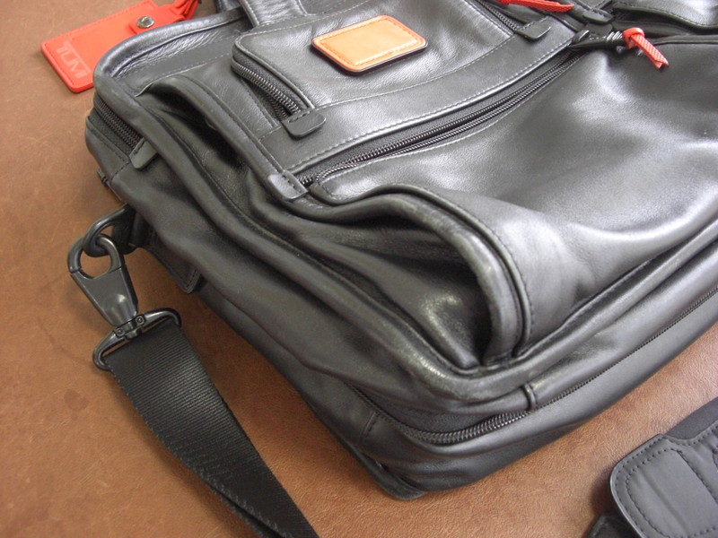 Hanakoya事例集 詳細：TUMIバッグのメンテナンス：TUMI：レザーバック