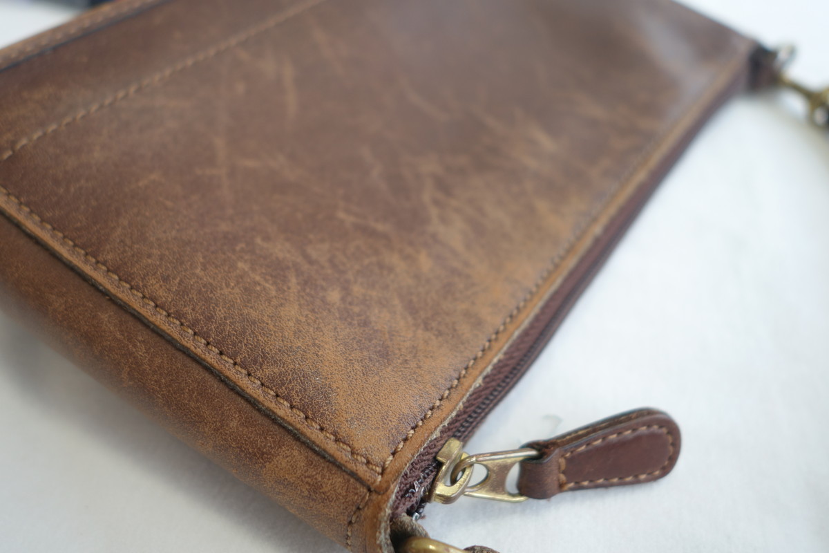 Hanakoya事例集 詳細：オールドコーチポーチの色褪せ：COACH：レザー