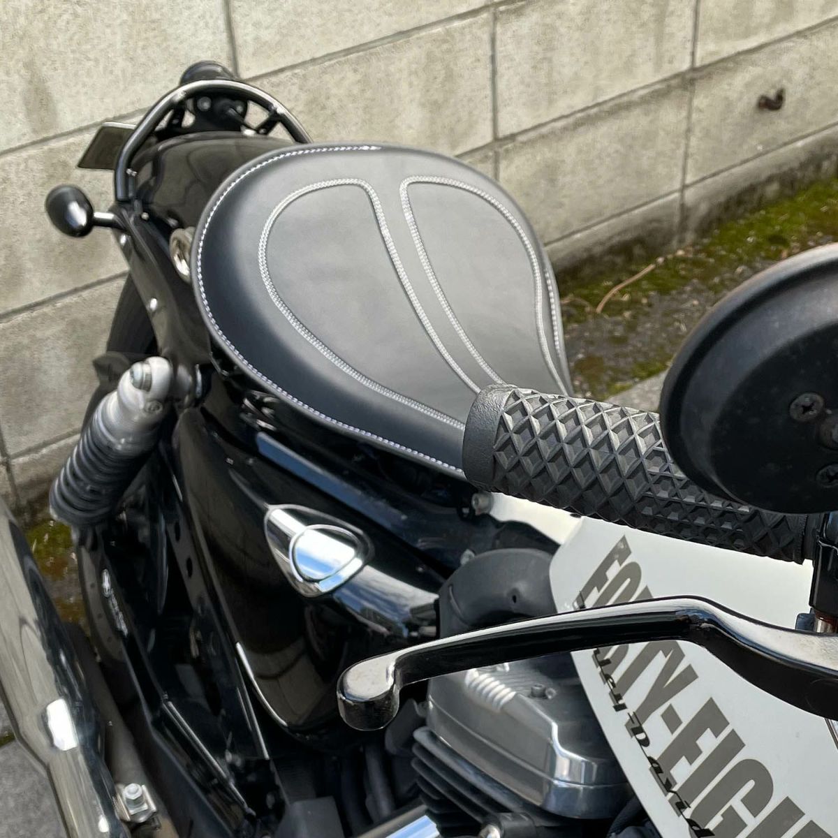 2004以降スポーツスター ソロスプリングシートキット - ハーレー