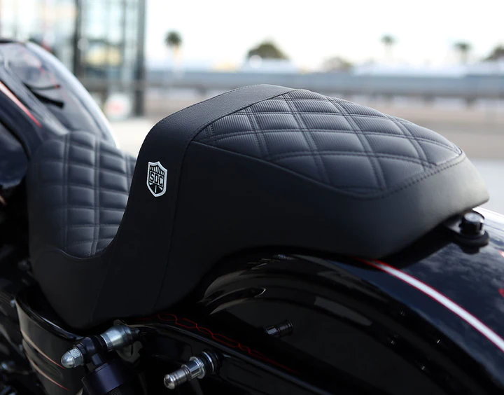 SDC パフォーマンスグリッパーシート Saddlemen 各種 - ハーレー