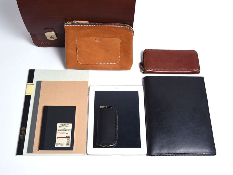 前後にフタ付ポケットが付いた本革の2wayビジネスバッグ / 革鞄のHERZ