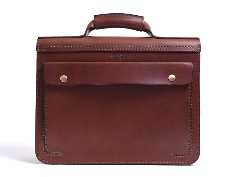 前後にフタ付ポケットが付いた本革の2wayビジネスバッグ / 革鞄のHERZ