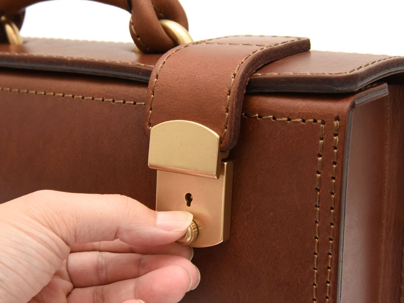 ビジネスにおすすめのパイロットケース・2way / 革鞄のHERZ(ヘルツ