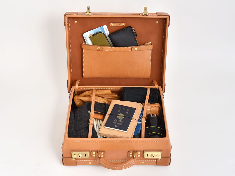 アンティークでレトロな本革のレザートランク / 革鞄のHERZ(ヘルツ