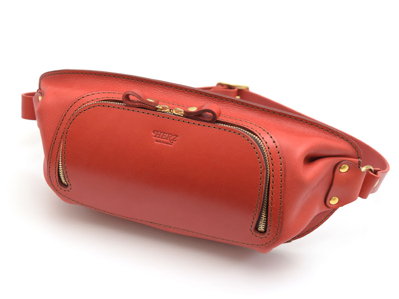 ラウンドファスナーで使いやすい本革ボディバッグ / 革鞄のHERZ(ヘルツ