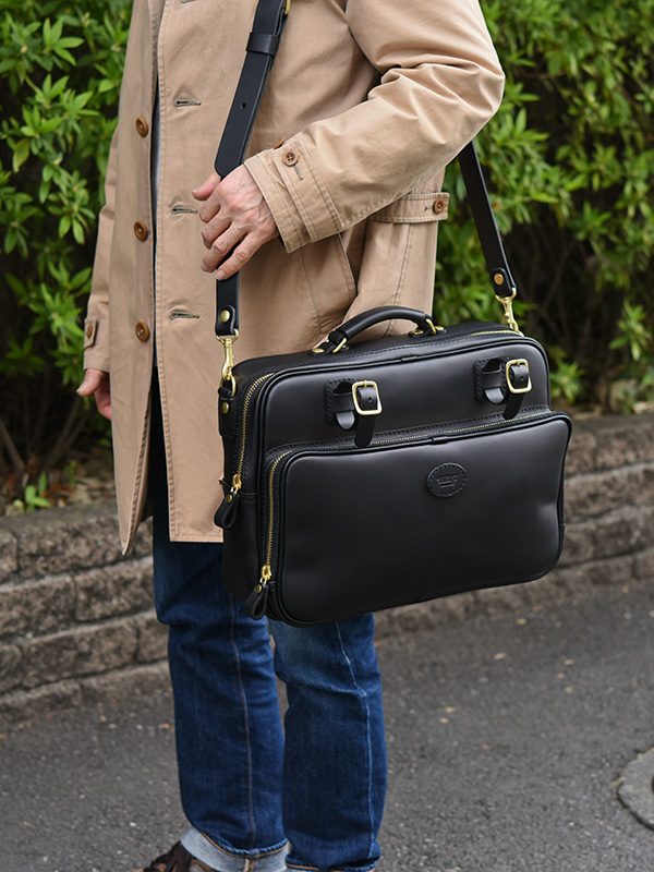 使い勝手の良いファスナータイプの2way本革ビジネスバッグ / 革鞄の