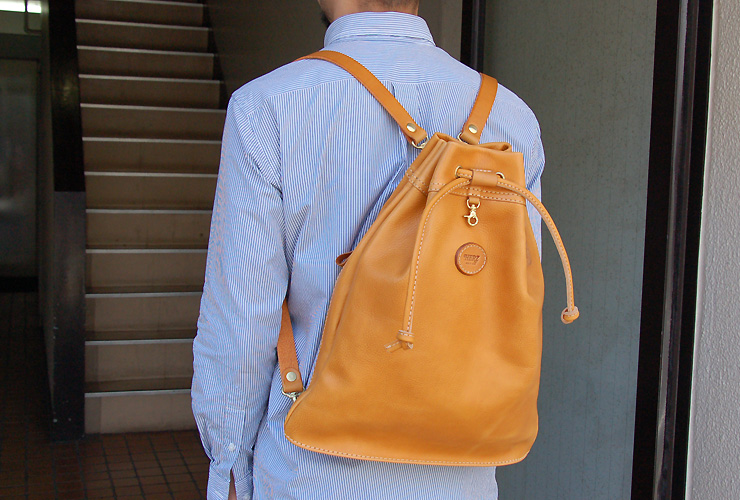 総革では珍しいカジュアルスタイルのナップサック / 革鞄のHERZ(ヘルツ