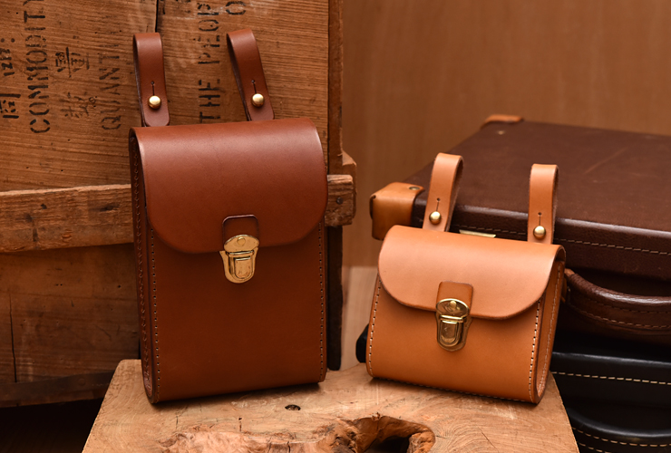 ハードレザーで丈夫に仕上げた差し込みかぶせのベルトポーチ / 革鞄の